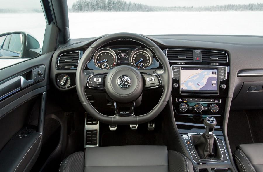  Volkswagen Golf R 5-Door 2013 года  (фото 33 из 100)